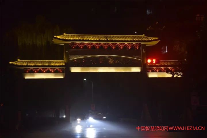 如今的無極，已然是燈火輝煌